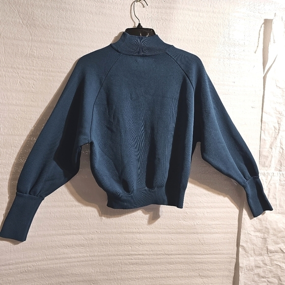 United Tokyo BlueTeal Sweater - Picture 5 of 10